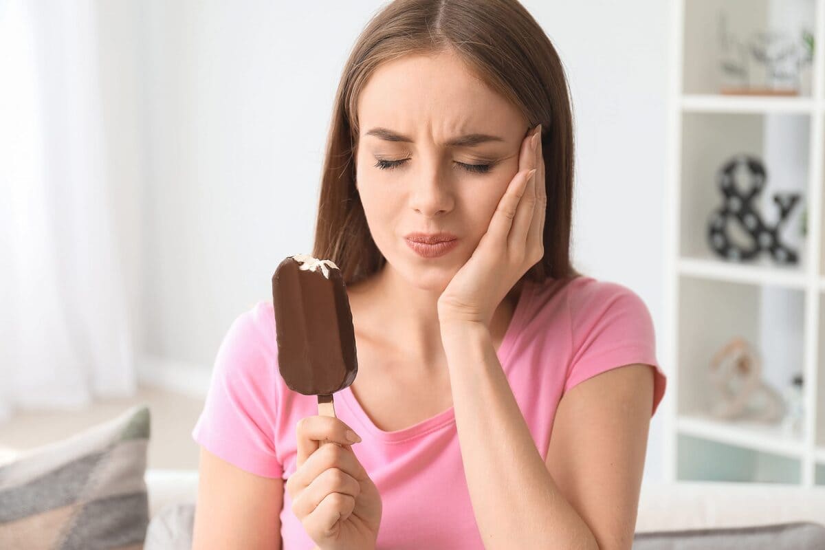 Qué provoca la sensibilidad dental y cómo puedo tratarla