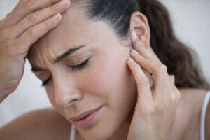 Pueden los dolores de muelas causar dolor de oído